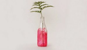 blumenvase-aus-flasche-dekorieren-dekoking-com