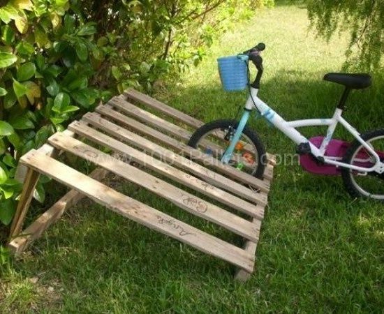 5-diy-ideen-aus-paletten-fuer-garten-3