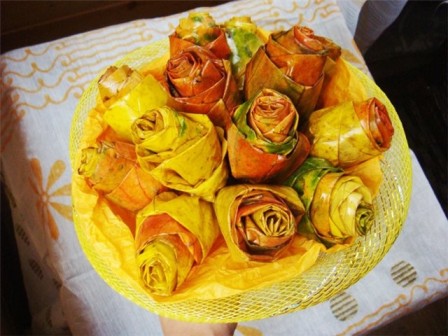 blumenstrauss-aus-herbstlaub-1