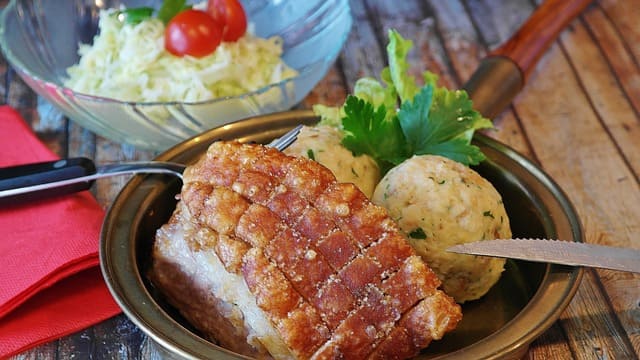 schweinebraten-mit-kartoffel