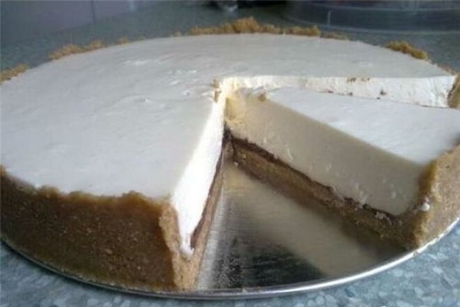 Käsequark-Torte mit Schokoladenboden